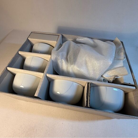 Japanese Arita ware Elegant White and blue porcelain glazed Teapot Set & 5 Cups - Picture 8 of 10